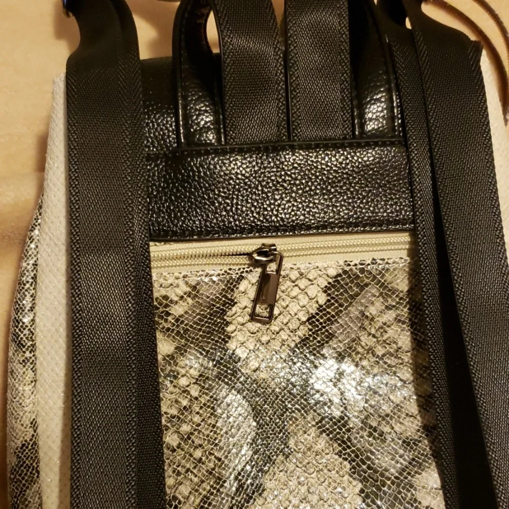 Python Backpack Host Pick - Picture 5 of 5